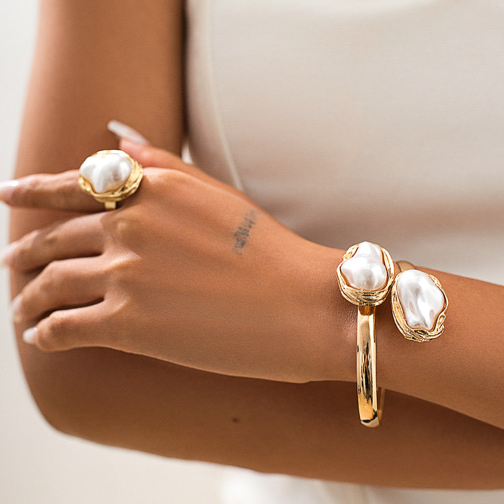 2-Piece Baroque Irregular Pearl Alloy Collar Ring And Bracelet Set