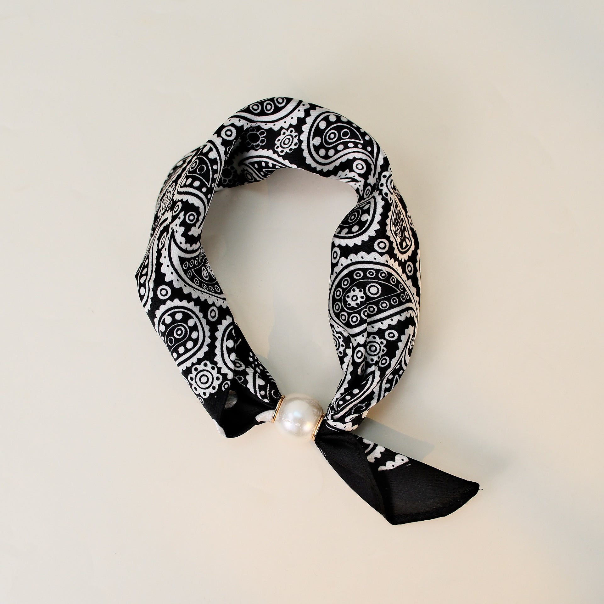 Retro Paisley Pearl Magnetic Buckle Neck Scarf Secondary image