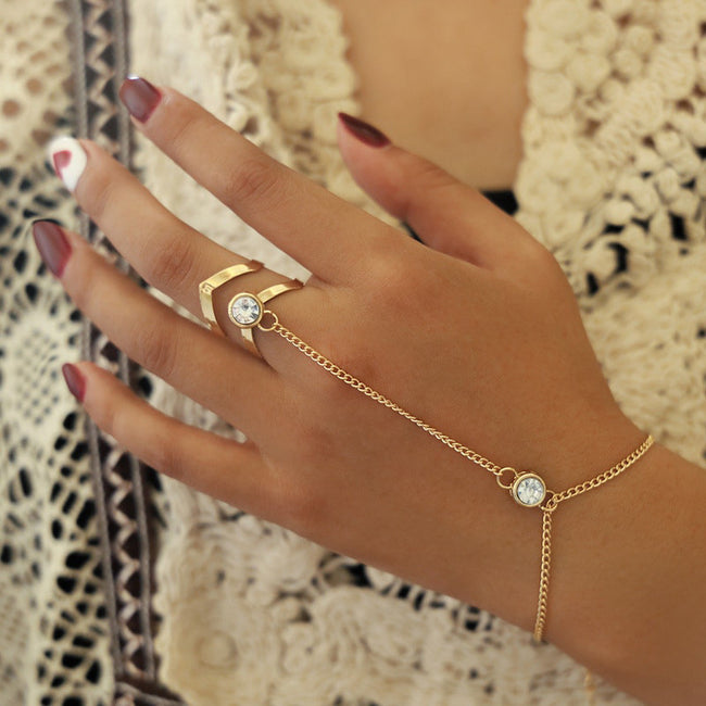 Retro Openwork Arrow Ring Finger Bracelet Main image