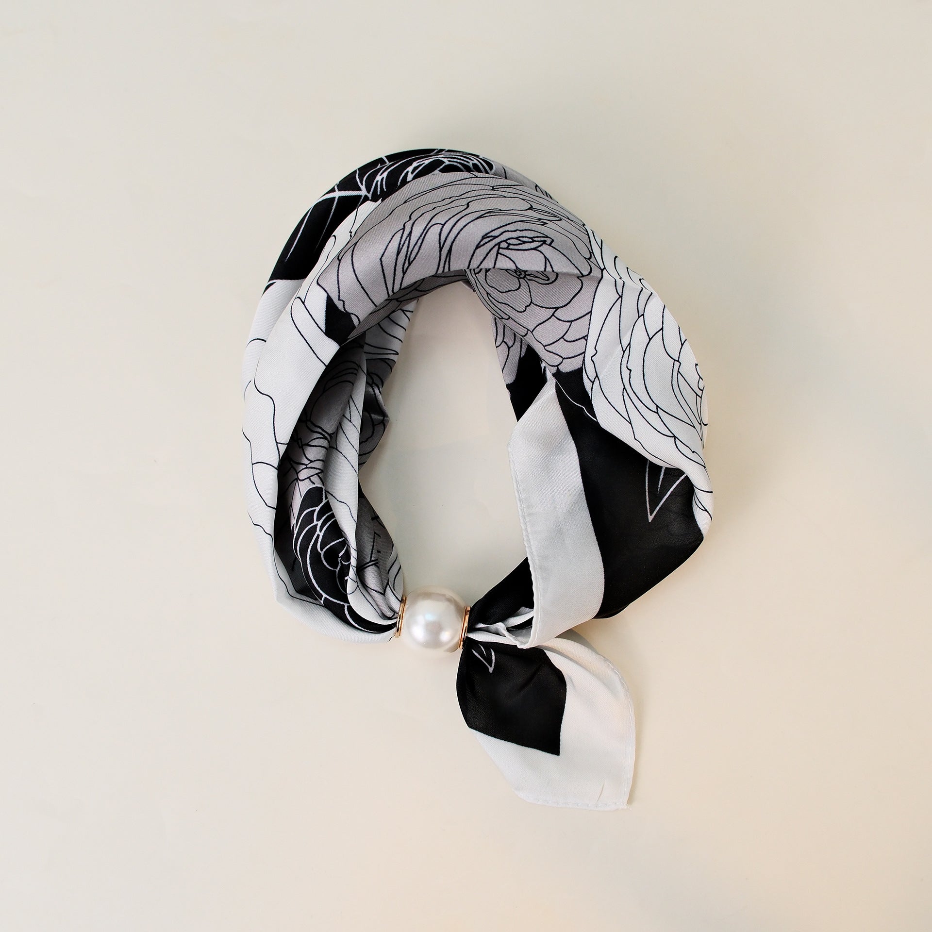Pearl Magnetic Buckle Camellia Print Neck Scarf Secondary image