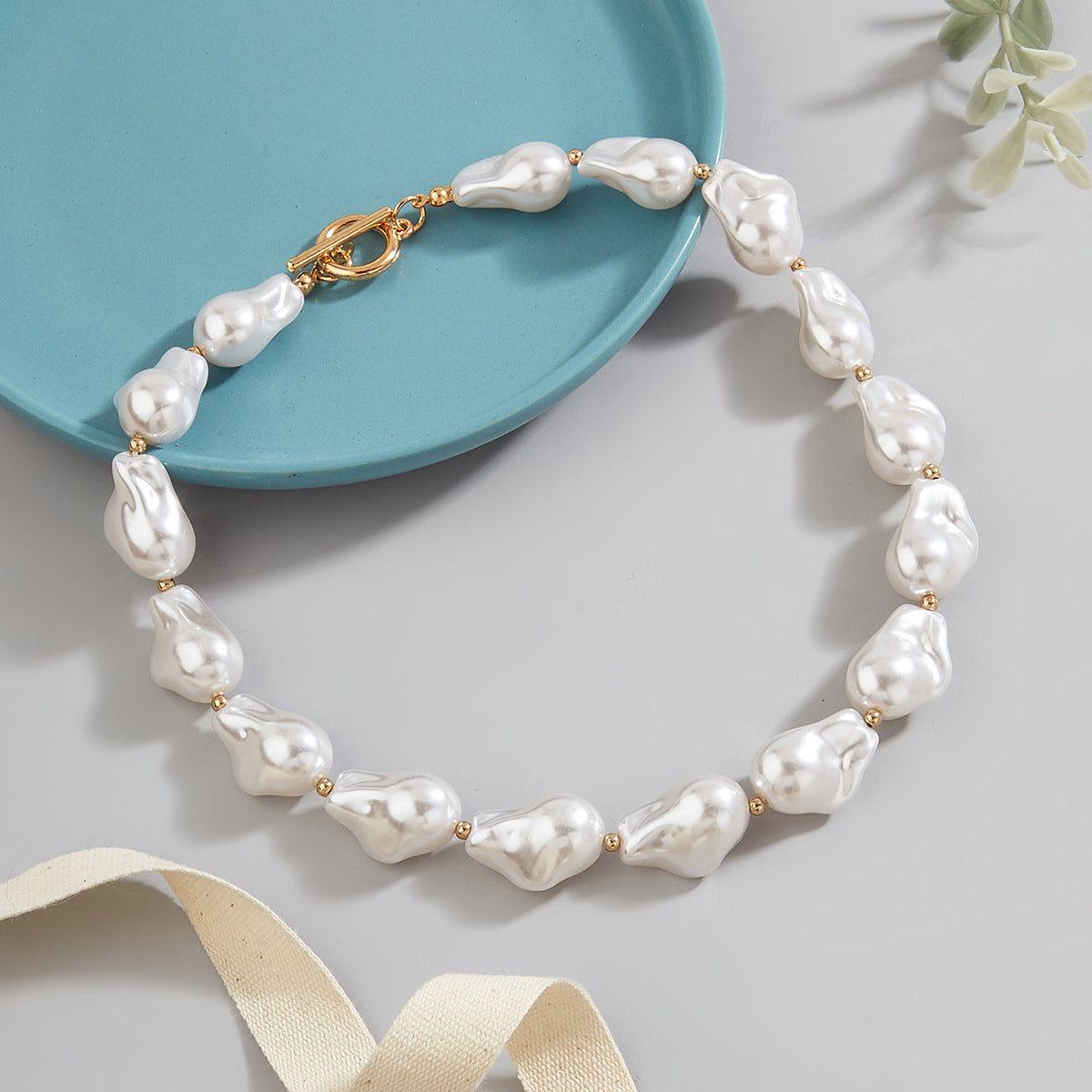 Vintage Baroque Pearl Irregular Statement Necklace Secondary image