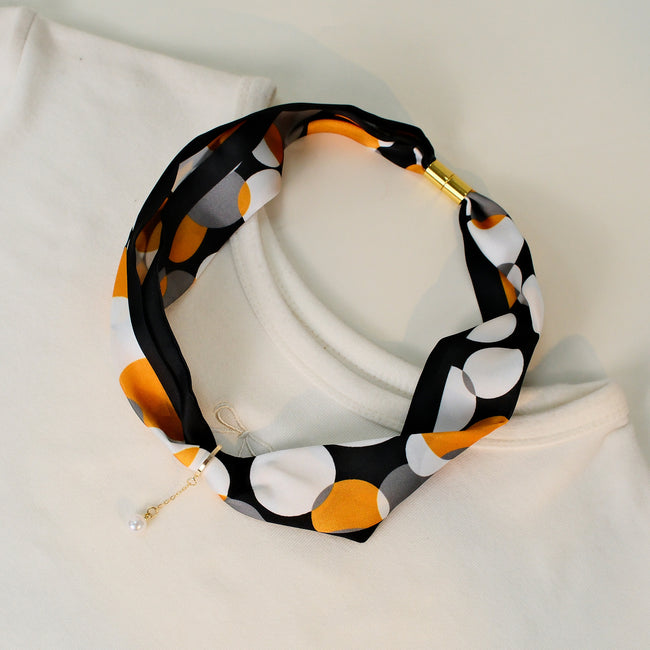 Pearl Magnetic Buckle Polka Dot Neck Scarf Main image