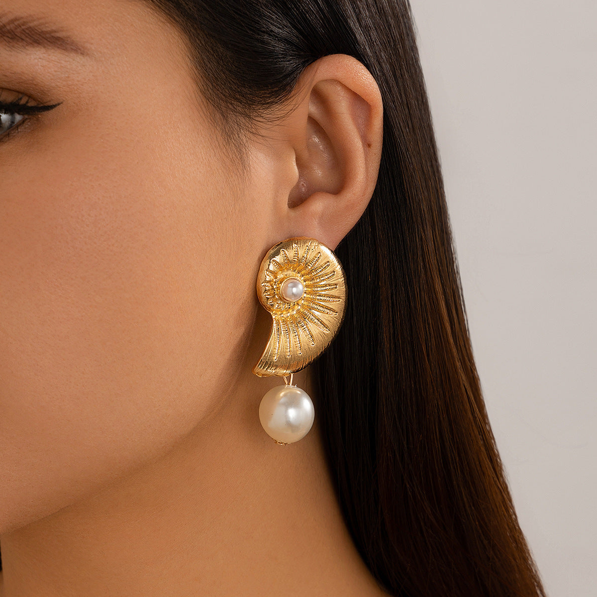 Seashell Pearl Mix Textured Stud Earrings Secondary image