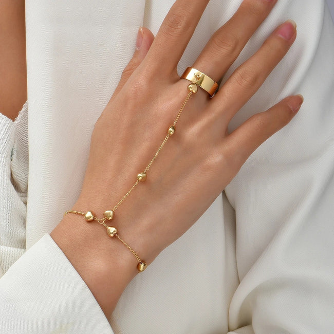 Vintage Minimalist Heart Charm Finger Bracelet Main image