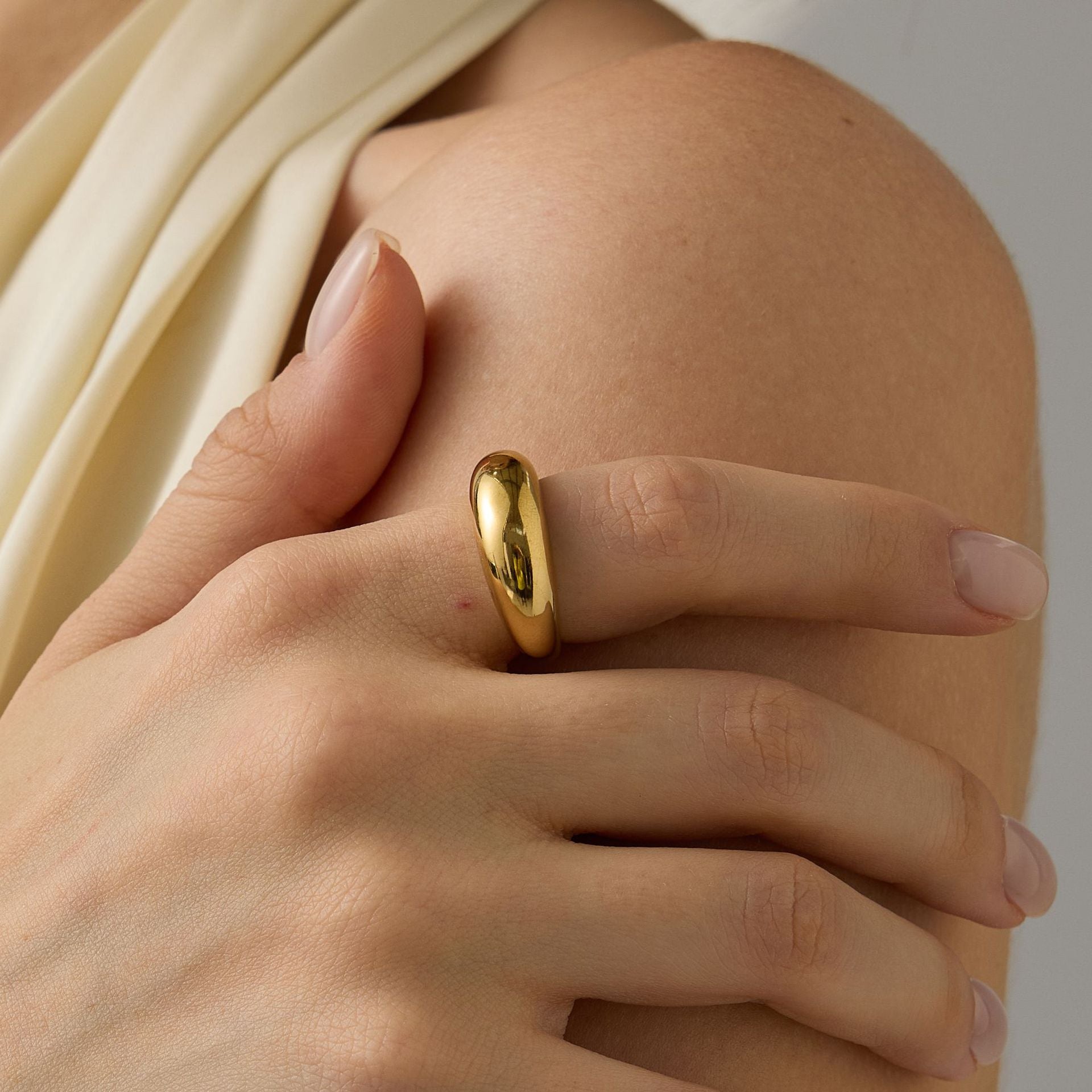 Minimalist Round Stainless Steel Ring Secondary image