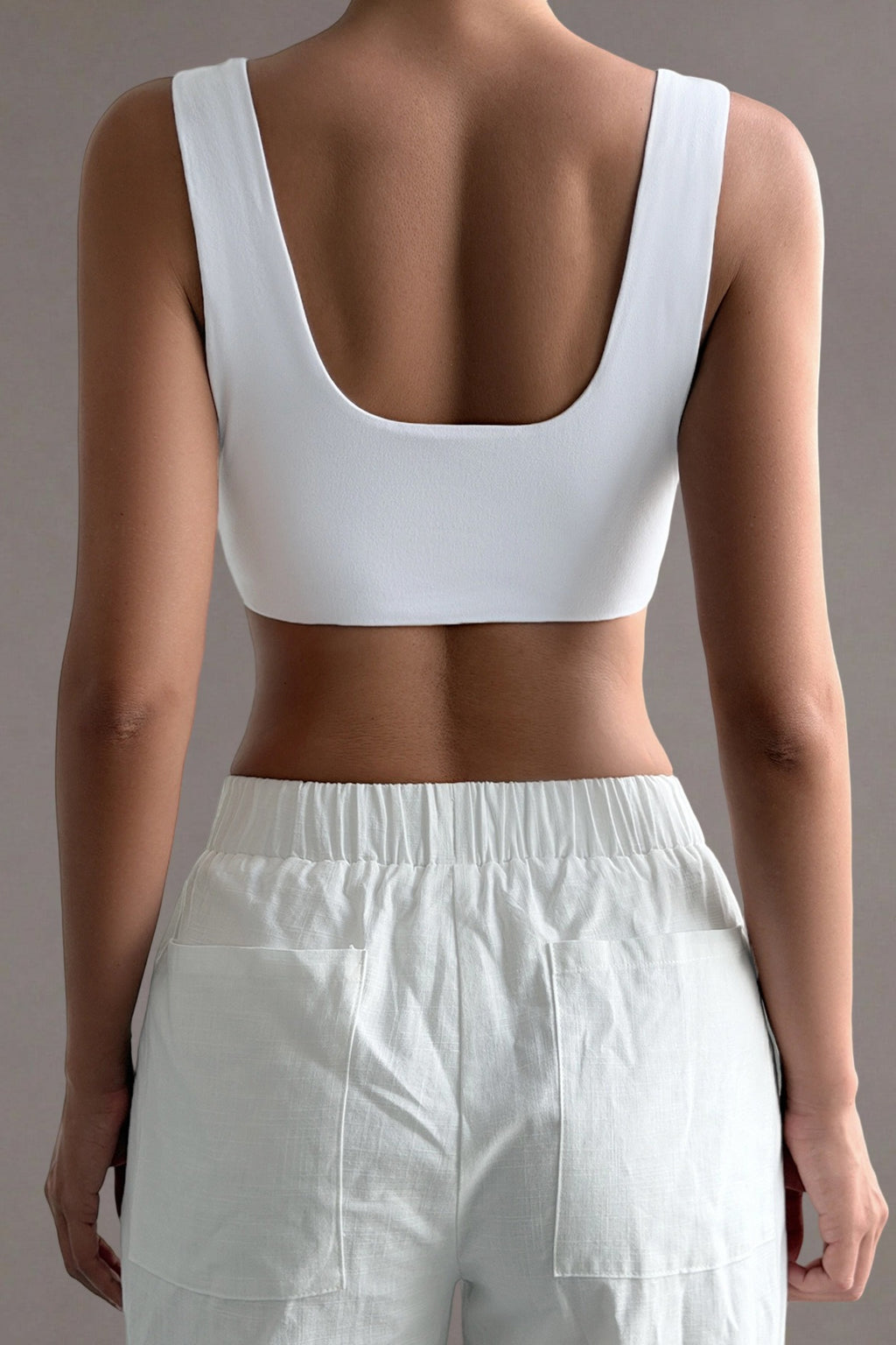 Minimalist Solid U‑Neck Spaghetti Strap Tank Top