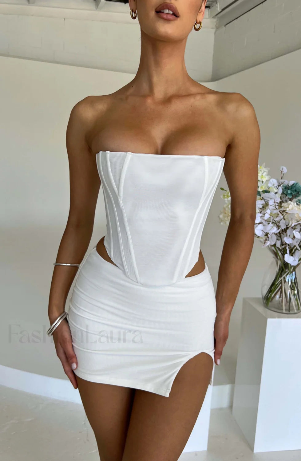 Alina Mini Graceful Skirt - White Secondary image