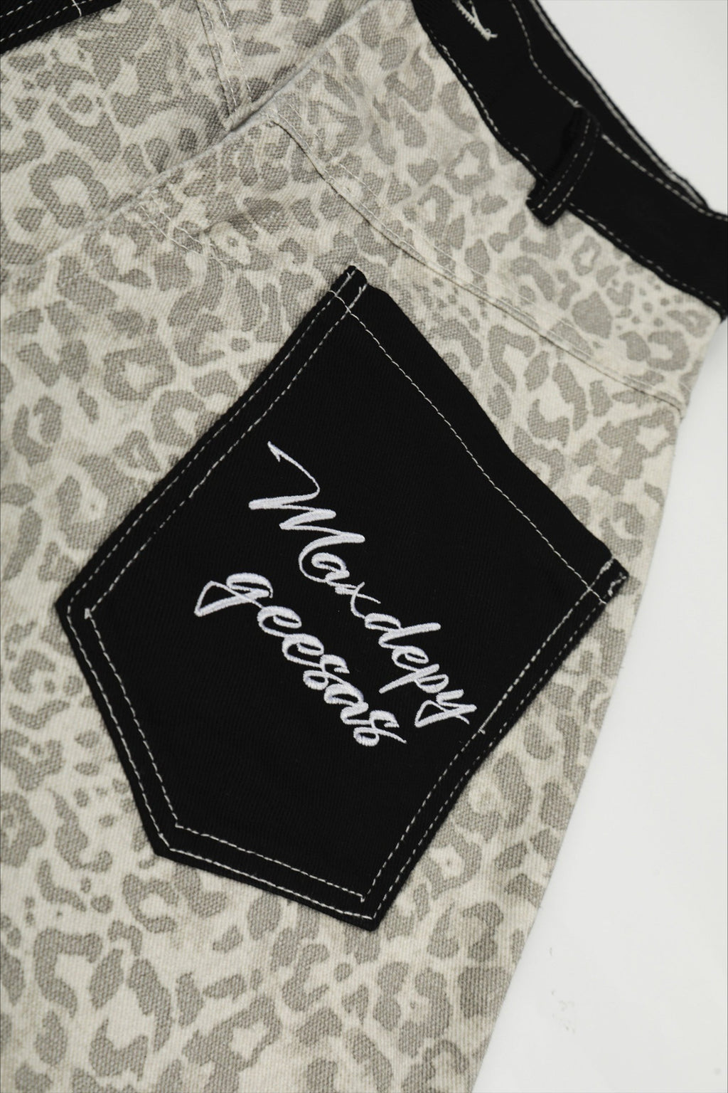 Leopard Contrast Pocket Barrel Leg Pants