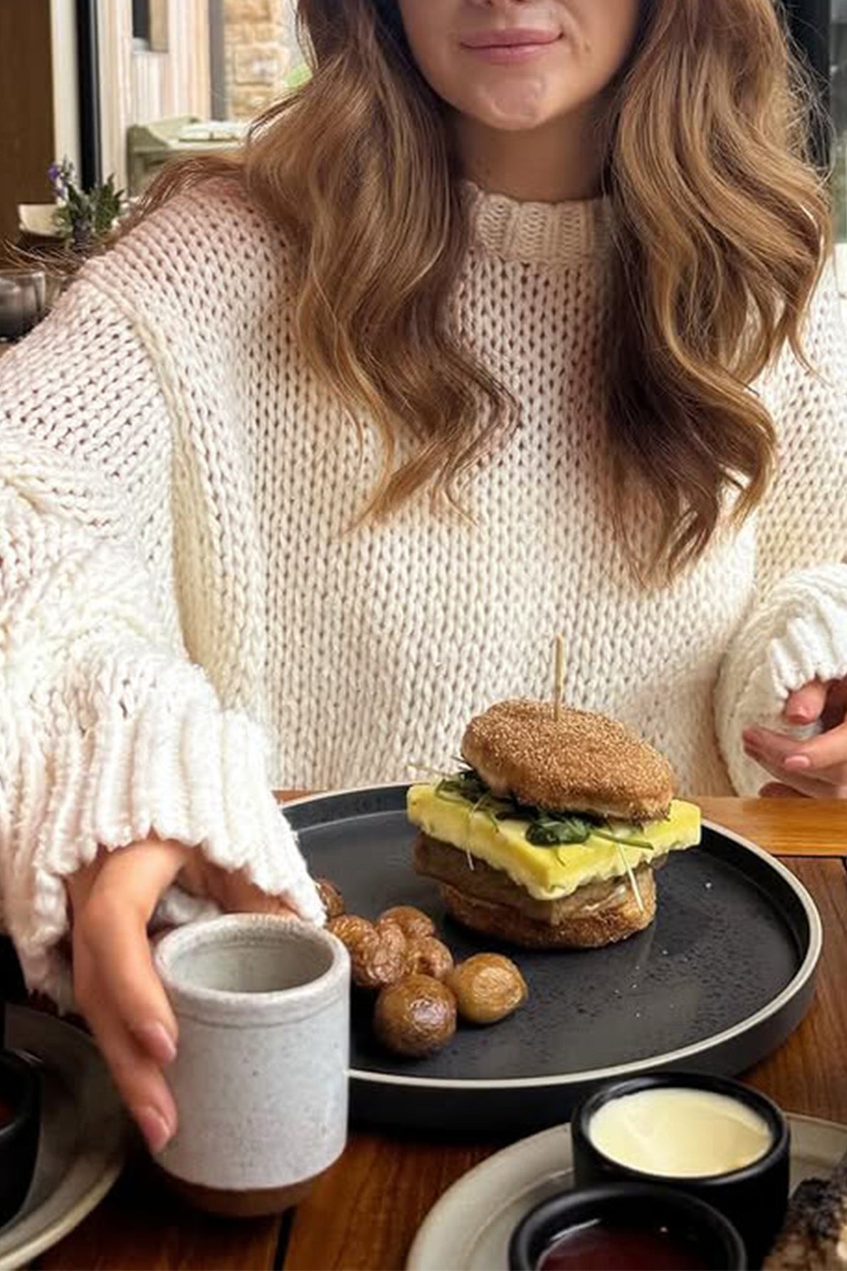 Minimalist Solid Color Loose Crewneck Knit Sweater Secondary image