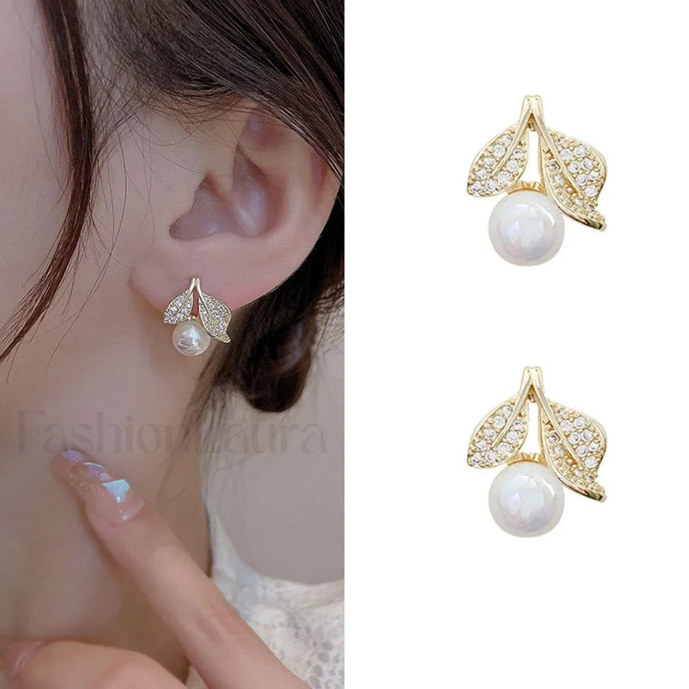Bright Crystal Luxury Korean Unusual Claw Stud Irregular Pearl Earring 18