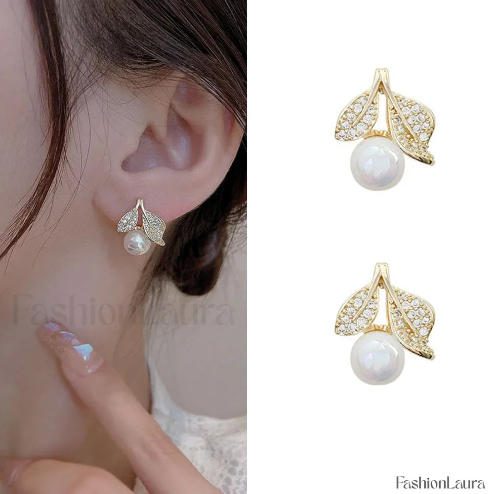 Bright Crystal Luxury Korean Unusual Claw Stud Irregular Pearl Earring 18