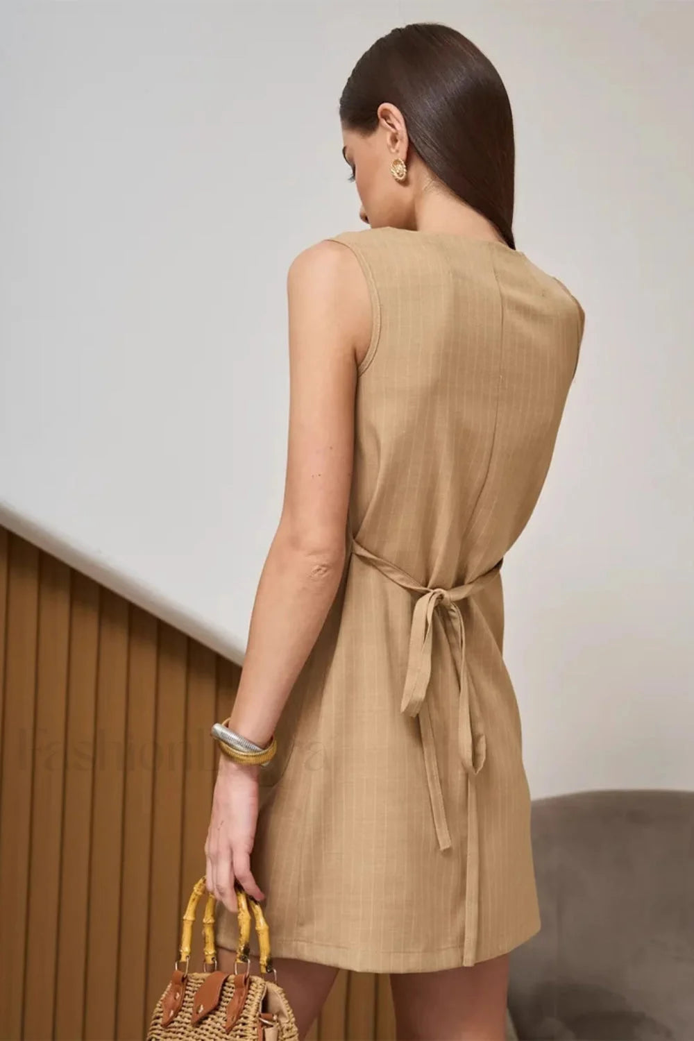 Buttoned Tie Sleeveless Round Neck Work Dress Secondary image
