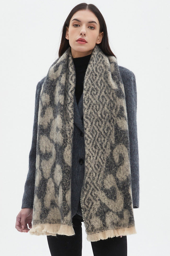 Leopard Print Jacquard Short Fringe Scarf Main image