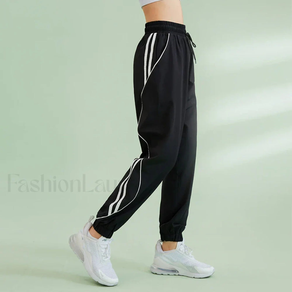Contrasting Colors Side Pocket Sweatpants black / S