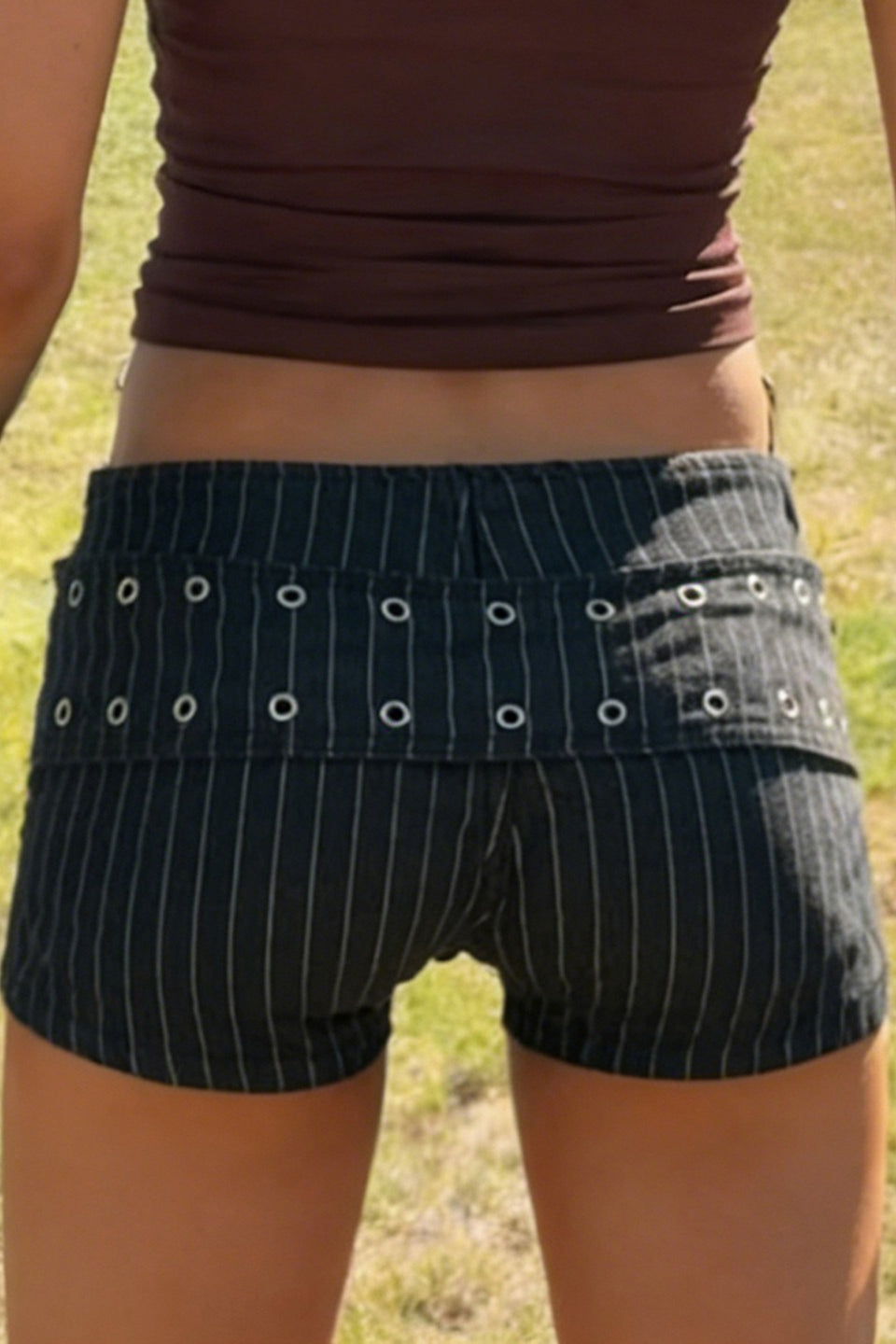 Metal Buckle Eyelet Wide Belt Denim Shorts
