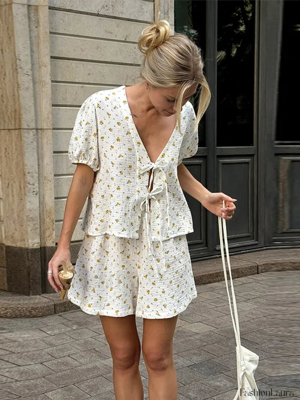 Elegant Flower V Neck Shorts Two Piece Set S