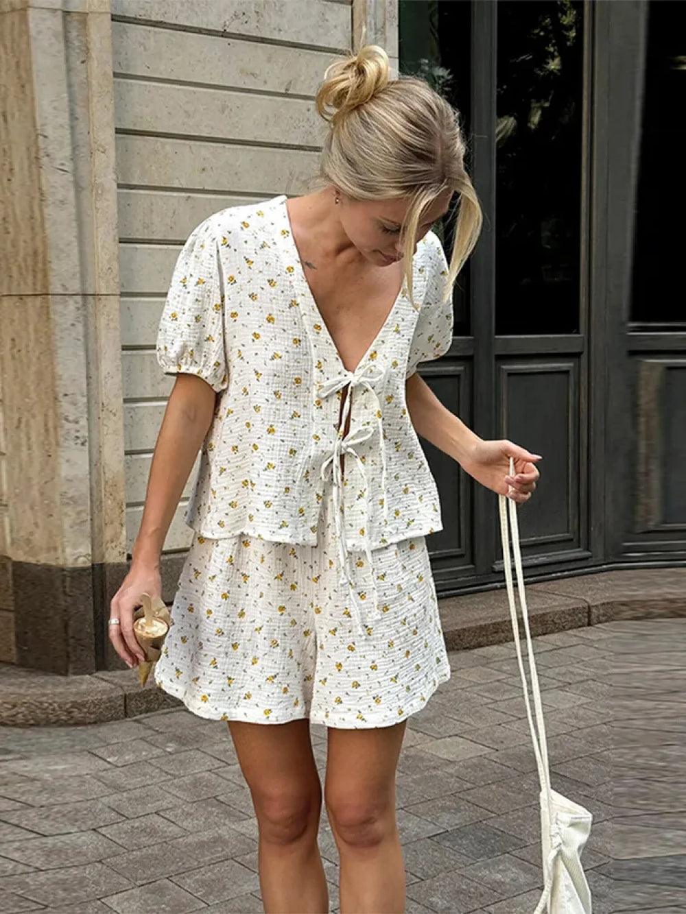 Elegant Flower V Neck Shorts Two Piece Set S