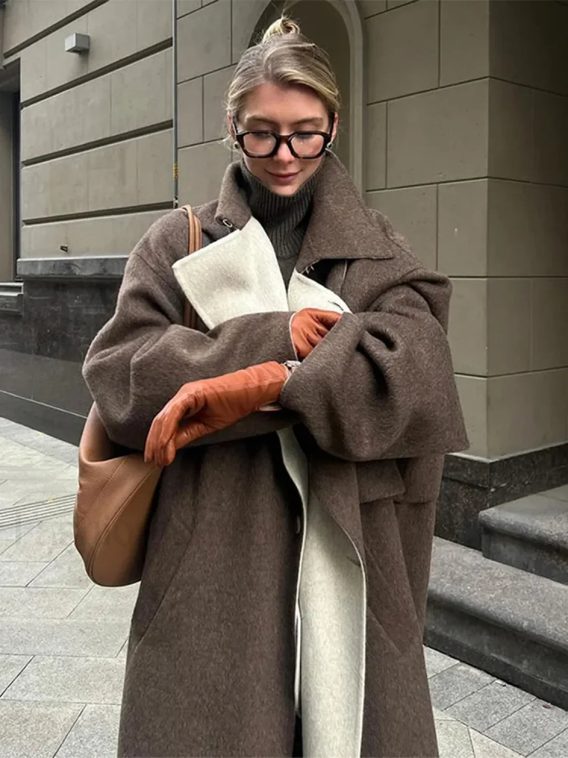 Elegant Patchwork Lapel Long Sleeve Woolen Overcoats Main image