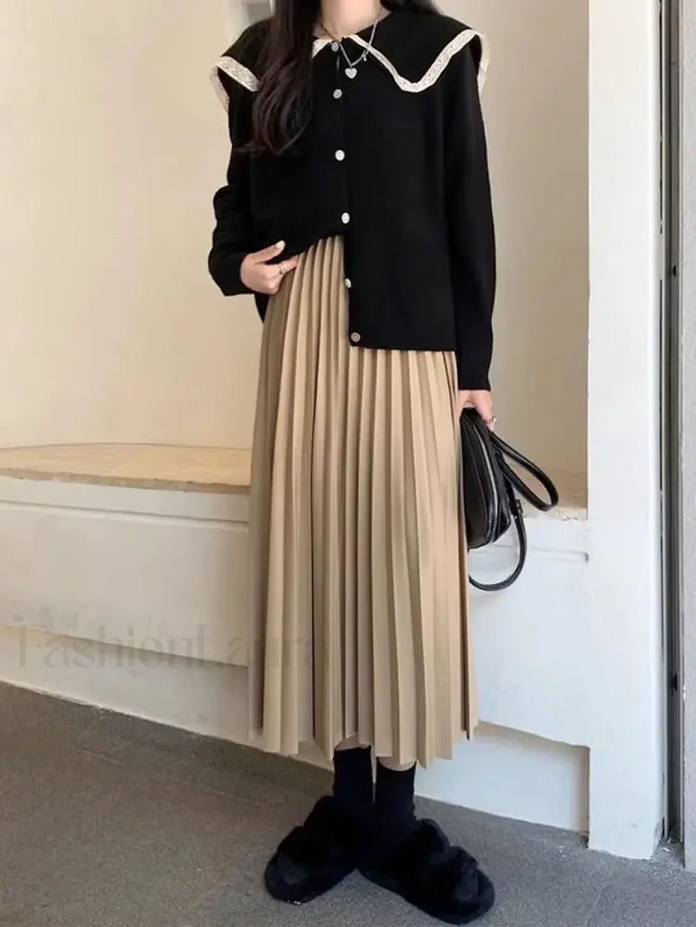 Elegant Pleated High Quality Black Midi Skirt light khaki / One Size