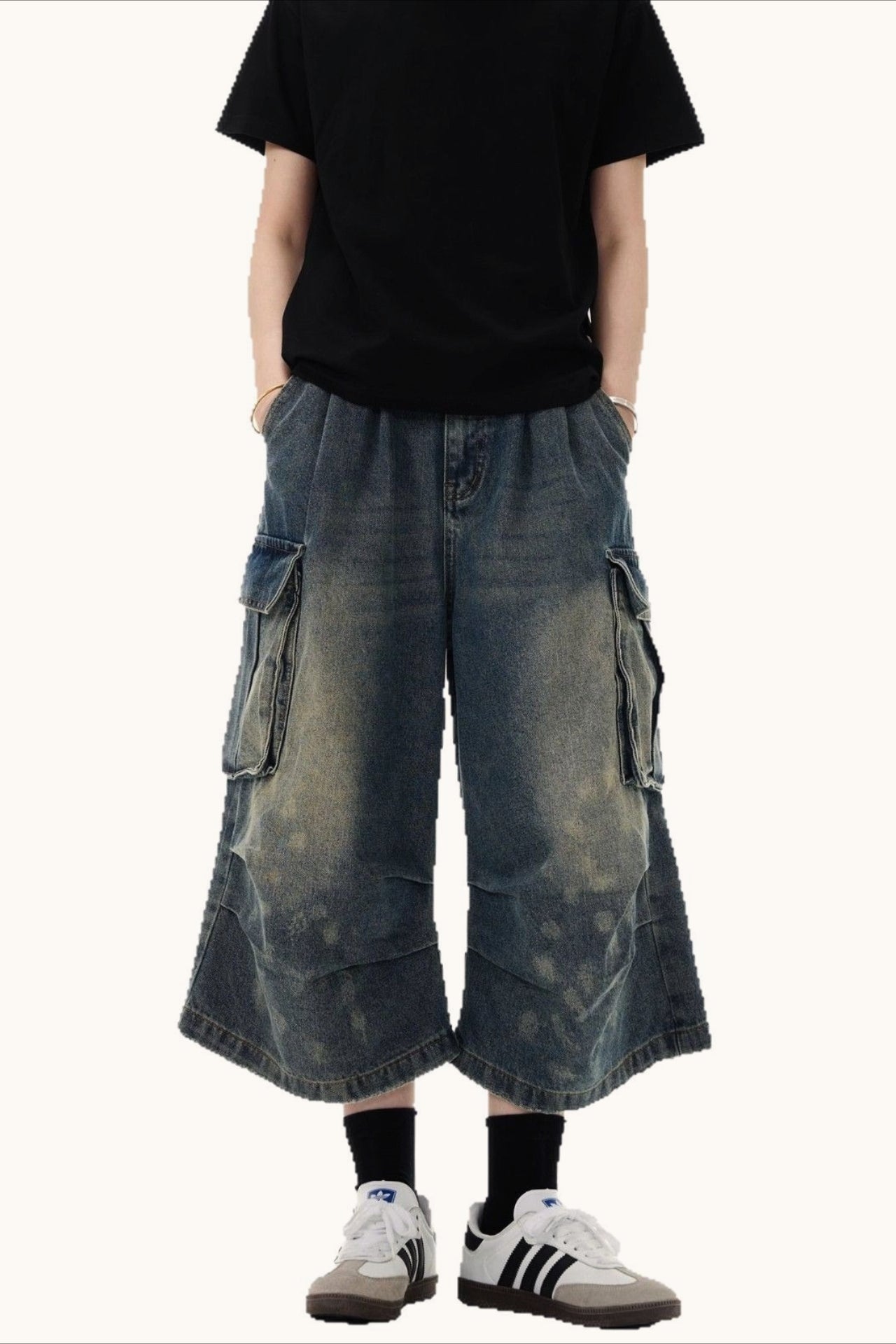 Multi Pocket Ruched Cargo Relaxed Straight Jeans Secondary image
