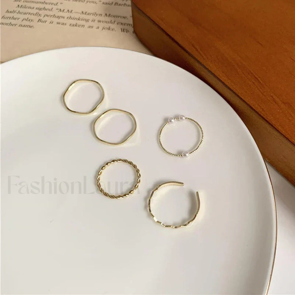 Fashion Metal Hollow Round Opening Women Finger Party Gifts Ring