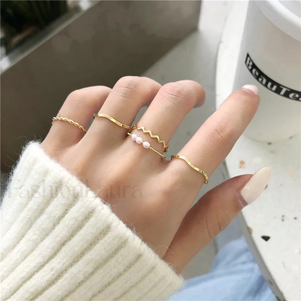 Fashion Metal Hollow Round Opening Women Finger Party Gifts Ring Gold
