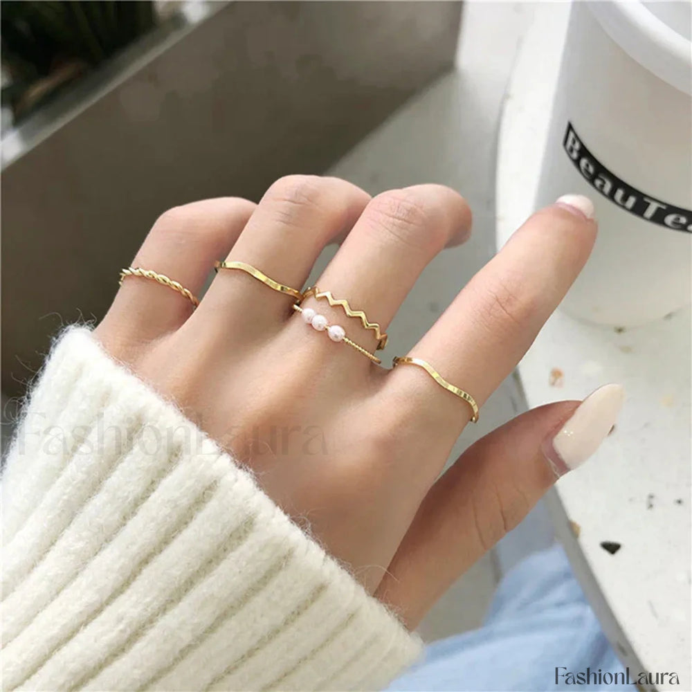 Fashion Metal Hollow Round Opening Women Finger Party Gifts Ring Gold