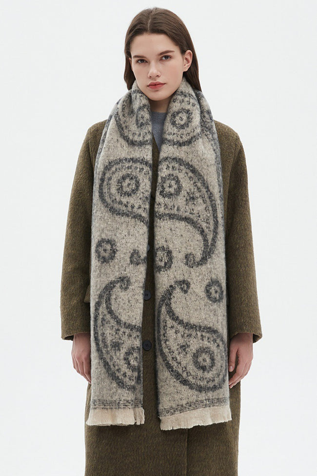 Thick Paisley Jacquard Short Fringe Scarf Main image