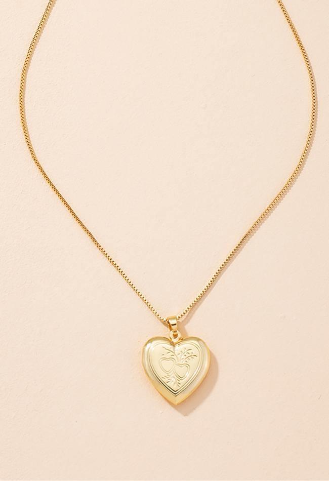 Heart shaped Pendant Necklace Golden / One Size Necklaces