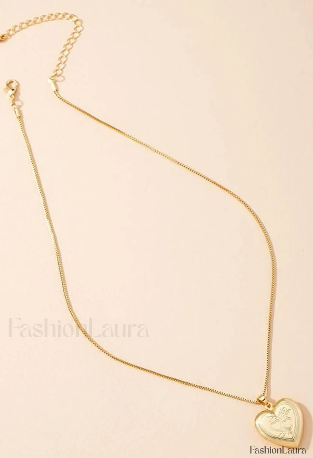 Heart shaped Pendant Necklace Golden / One Size Necklaces