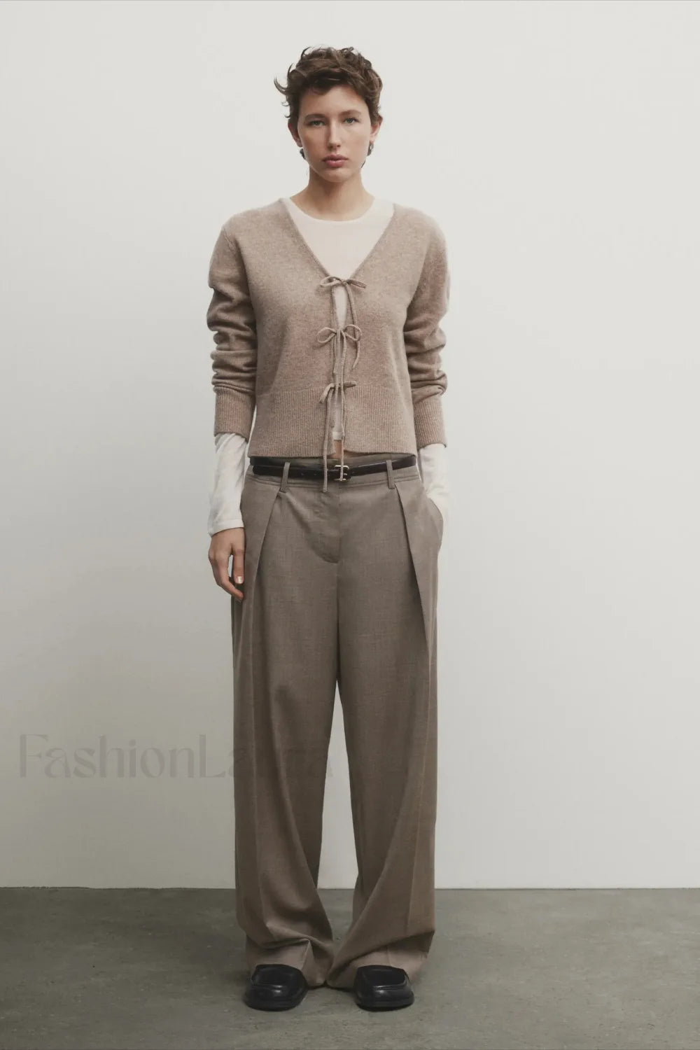 Knot Design Wool Blend Cardigan Secondary image