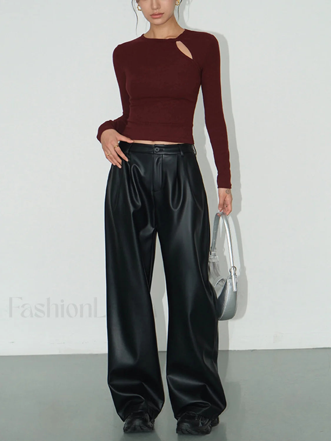 Knotted Cutout Skinny T-Shirt Secondary image