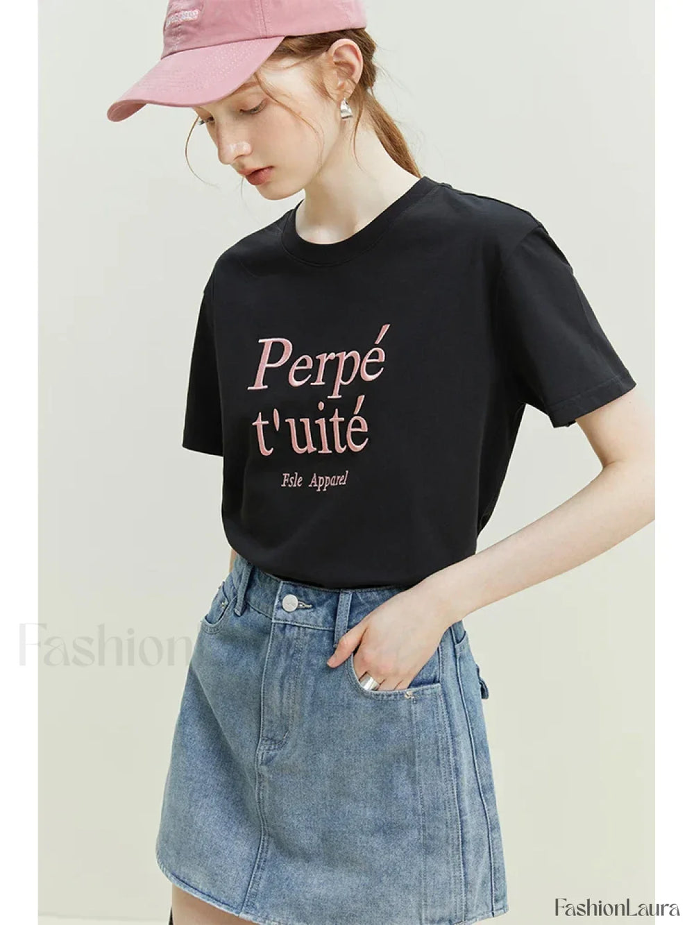 Loose Cool Letter Embroidery T Shirt Black / S