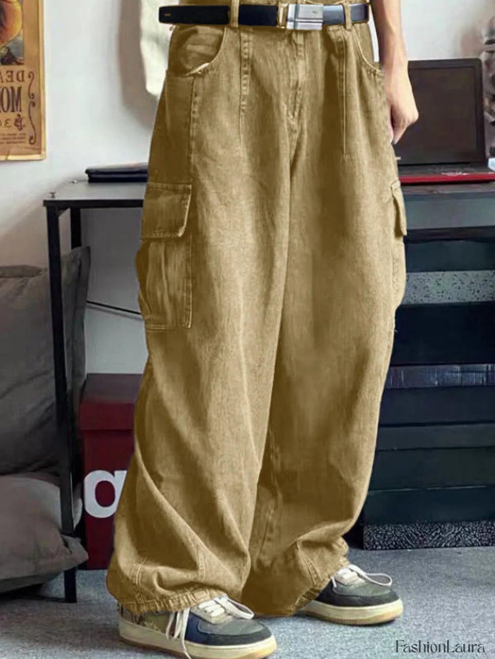 Men’s Cargo Pocket Patched Straight Leg Jeans loose jeans