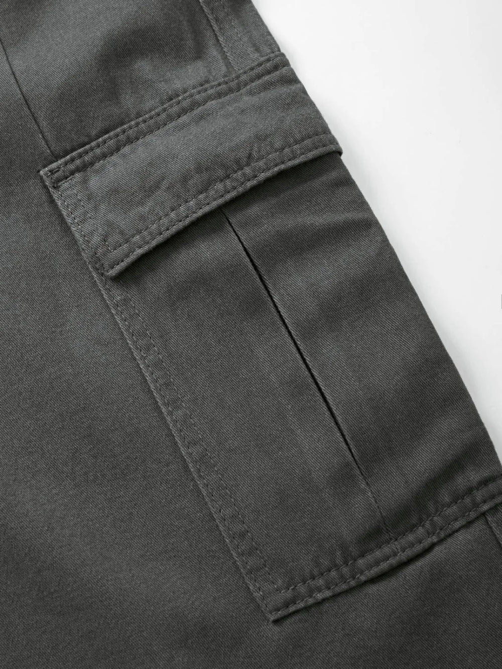 Men’s Cargo Pocket Patched Straight Leg Jeans loose jeans