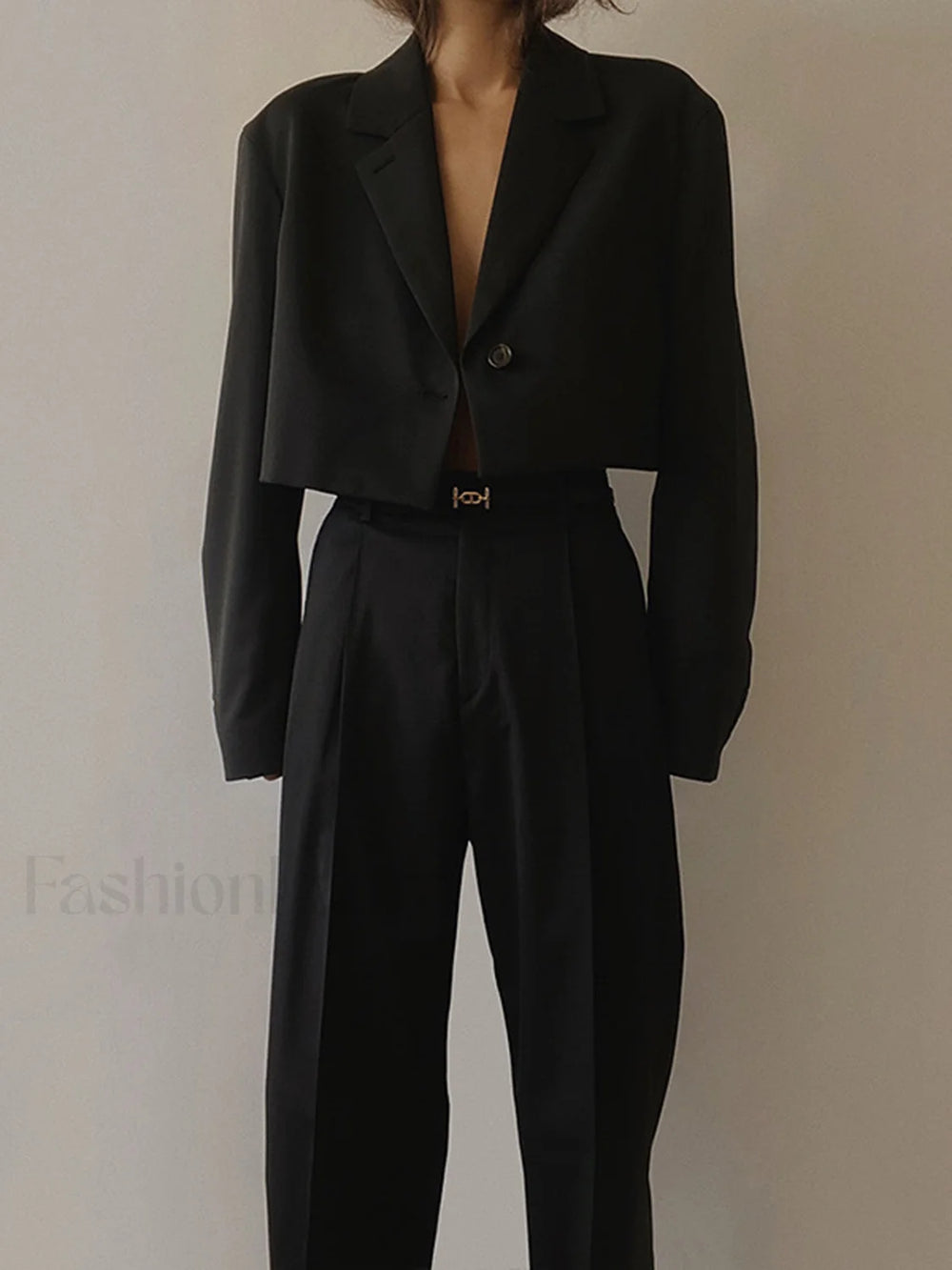 Mind My Graceful Business Crop Blazer Black / S Blazers