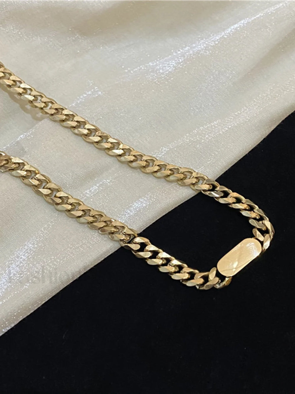 Minimalist Charming Chain Necklace Gold / One Size Necklaces