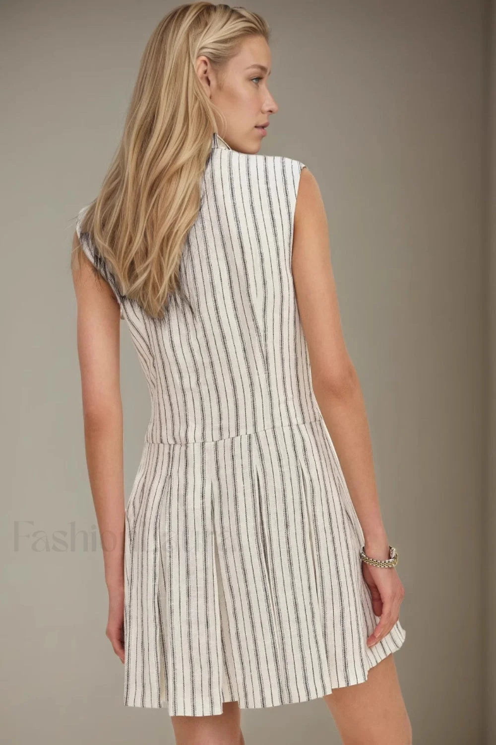 Minimalist Slimming Sleeveless Button-Front Work Dress Secondary image