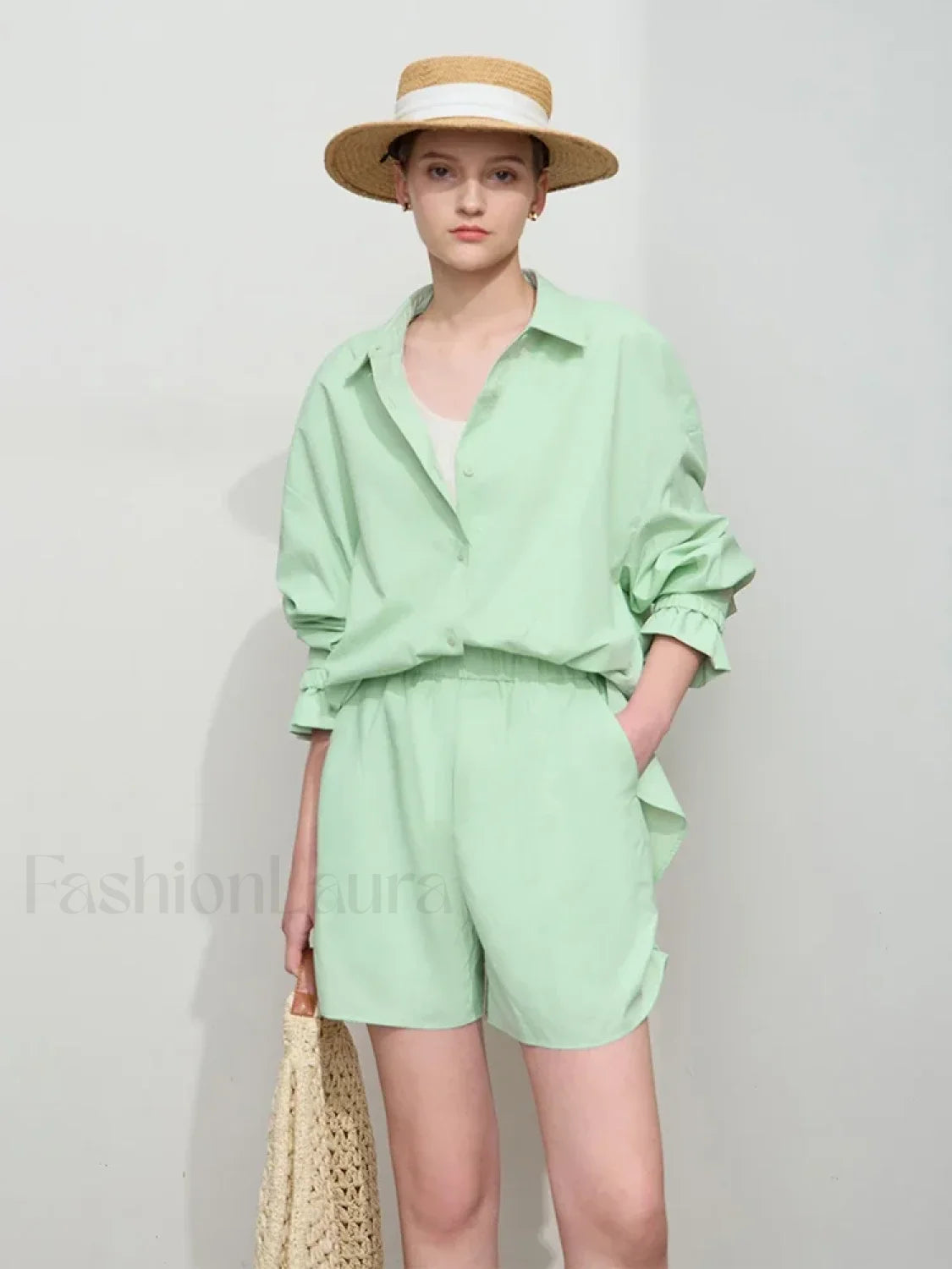 Minimalist Women Pleated Pocket Design Loose Short Secondary image