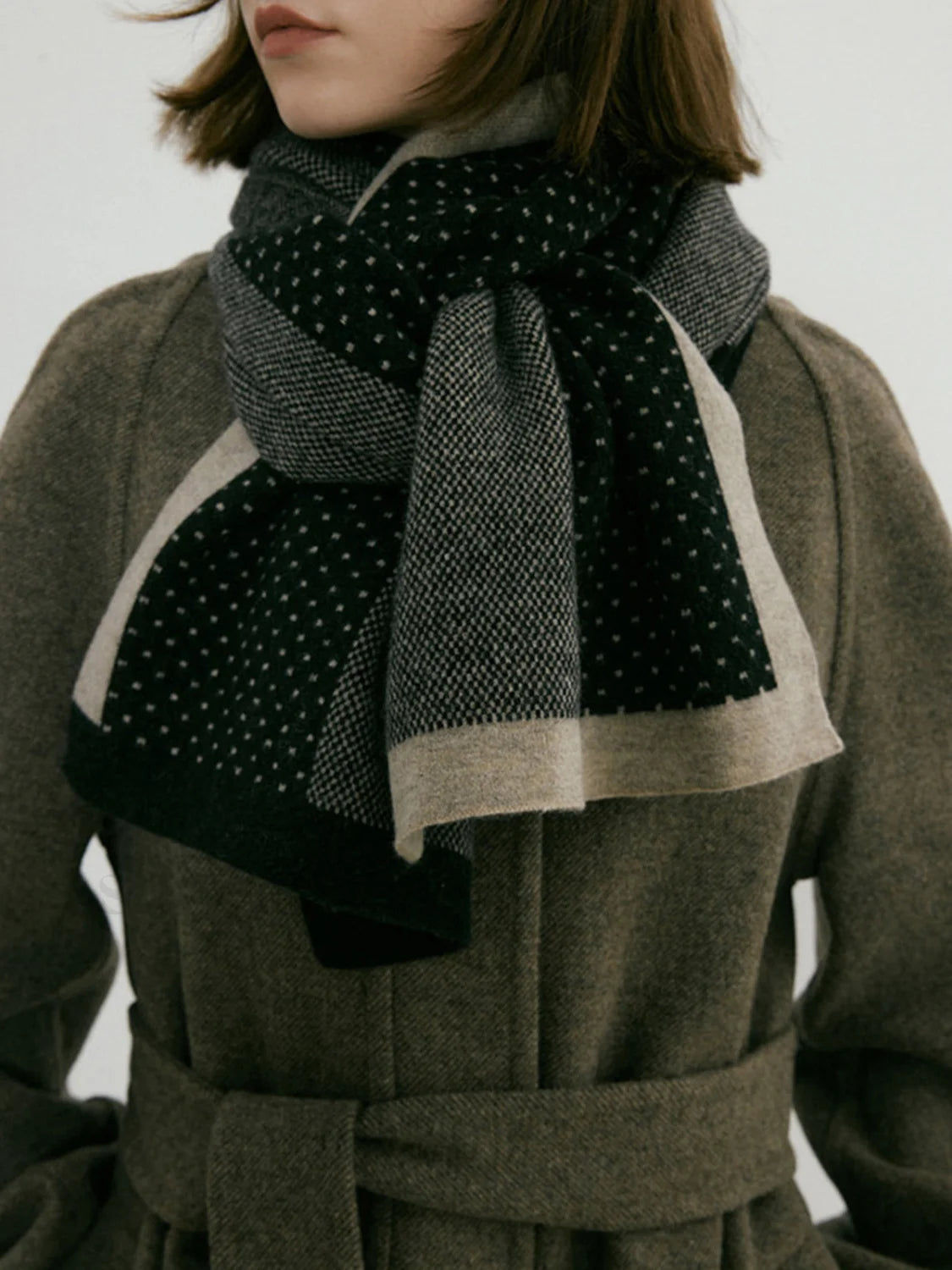 Old Money Graceful Aesthetics Patchwork Scarf Secondary image