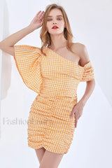 One Shoulder Stylish Asymmetric Check Dress XS / Yellow