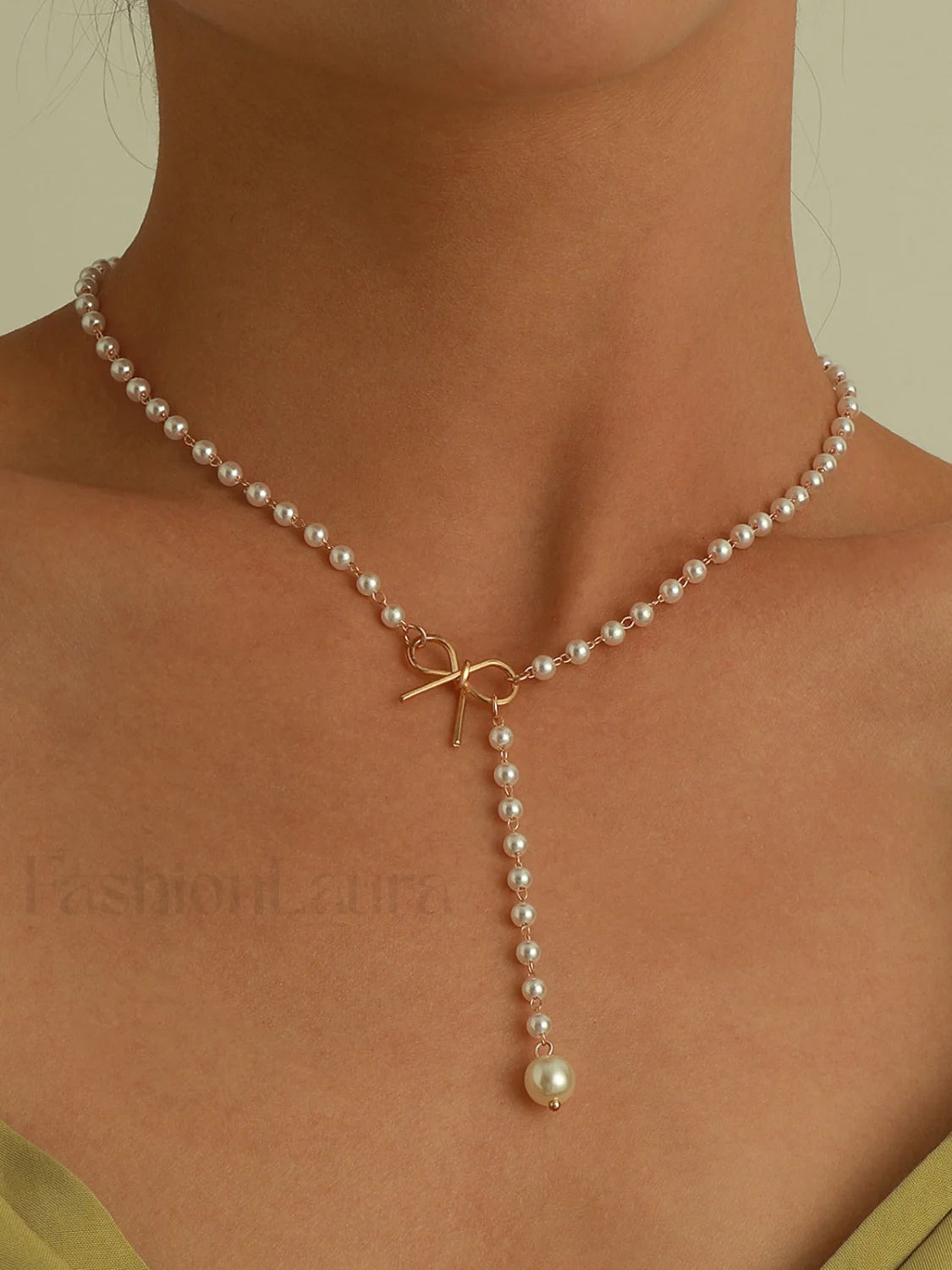 Pearl Bow Knot Pendant Necklace Gold / One Size Necklaces Main image