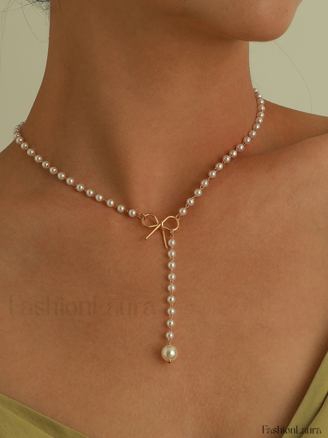 Pearl Bow Knot Pendant Necklace Gold / One Size Necklaces