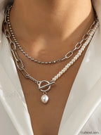 Pearl Charming Saturn Necklace Silver / One Size Necklaces