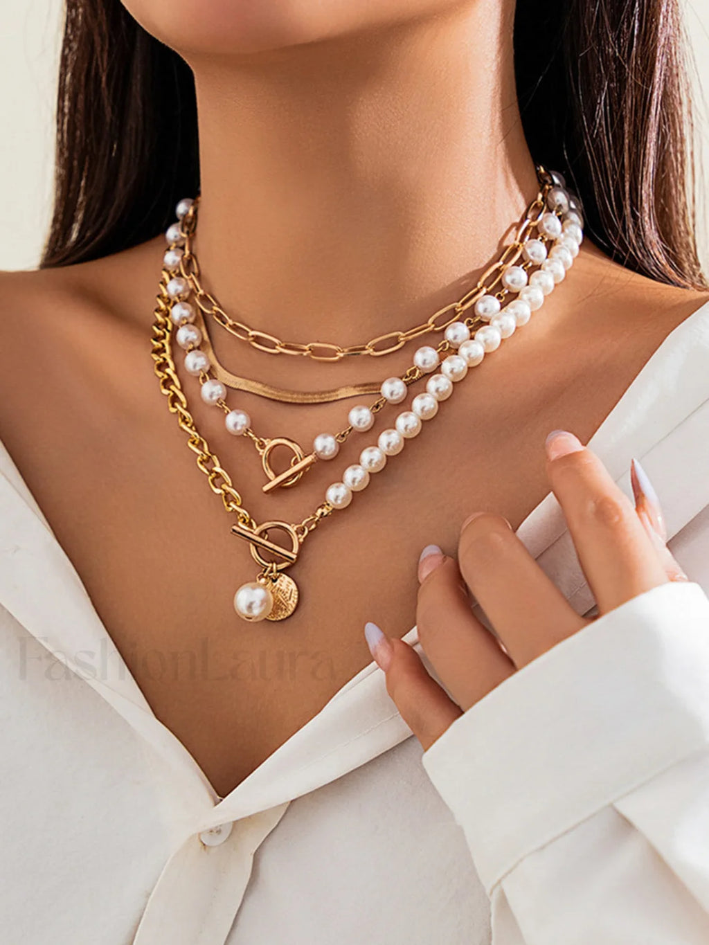 Pearl Decor Graceful Chain Layered Necklace Gold / One Size Necklaces