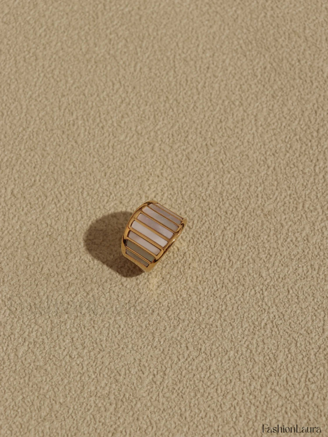 Pinctada Charming Decor Ring Rings