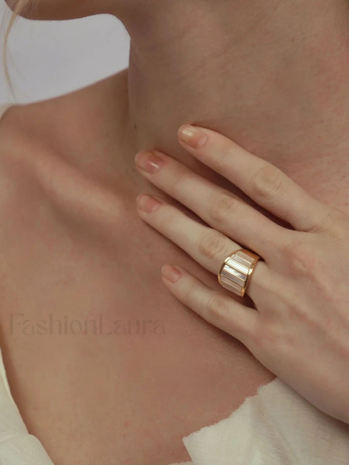 Pinctada Charming Decor Ring Rings