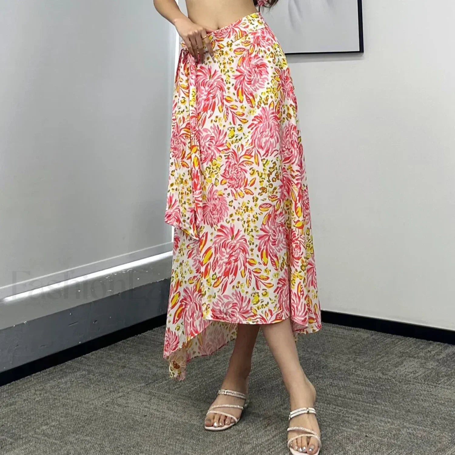Printed Asymmetric Straight Skirt RED / S