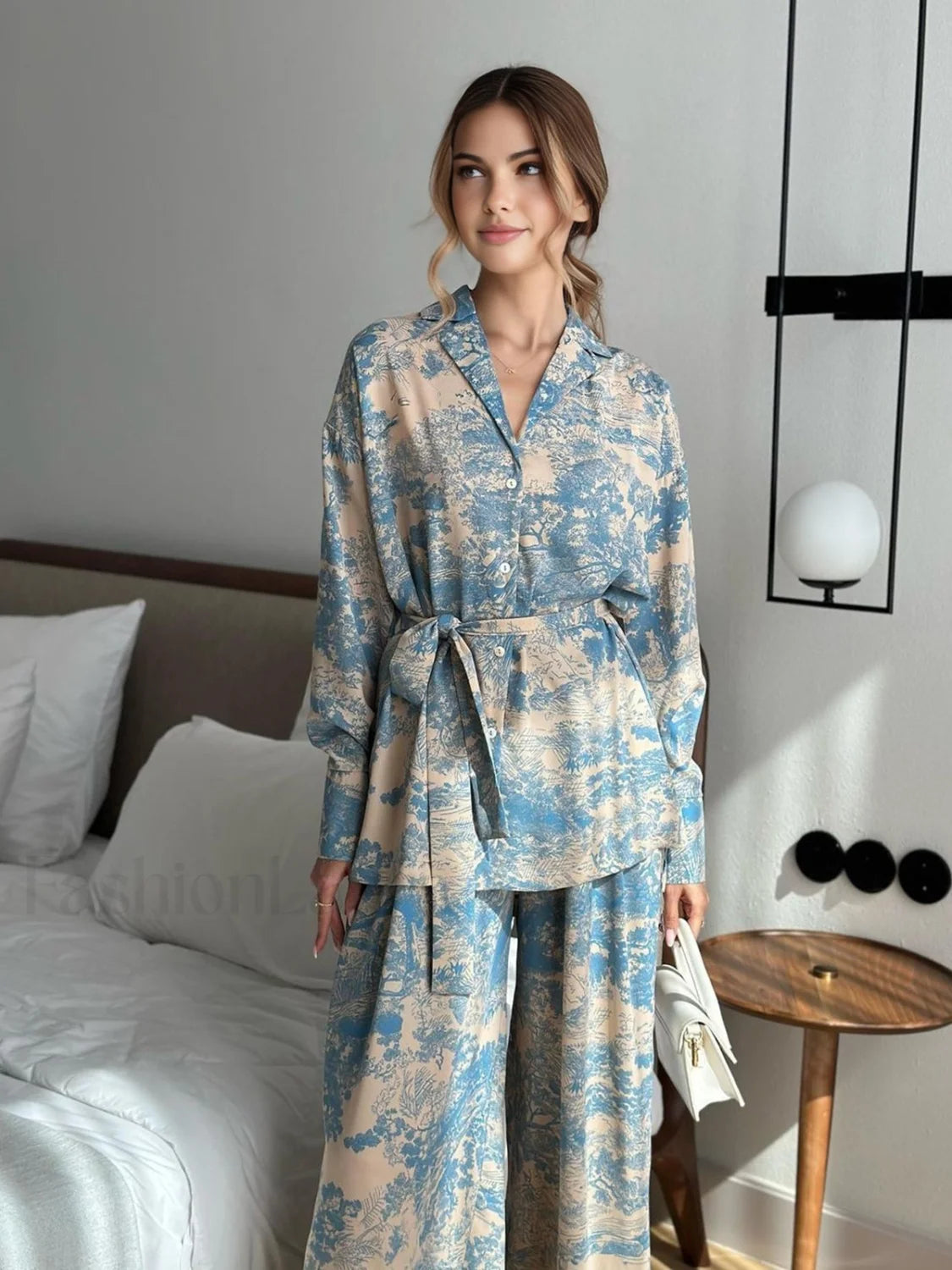Printed Tie Graceful Up Pants Set Secondary image
