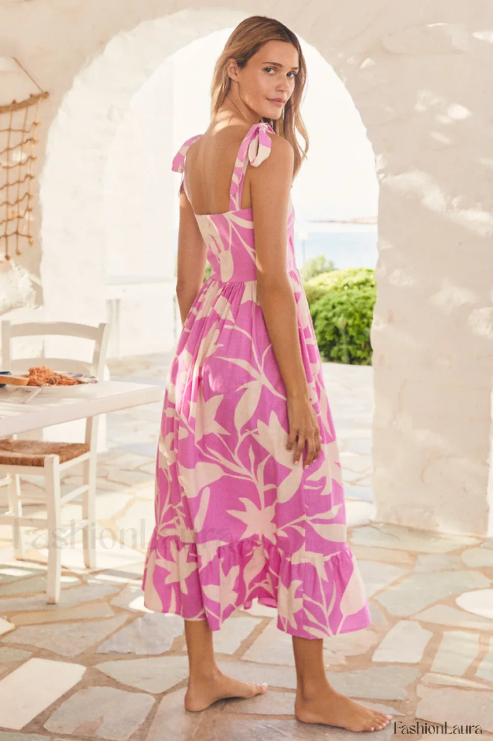 Quinny Elegant Midi Dress